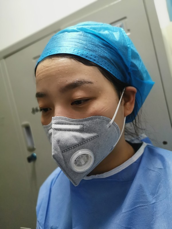 口罩下的勒痕.jpg